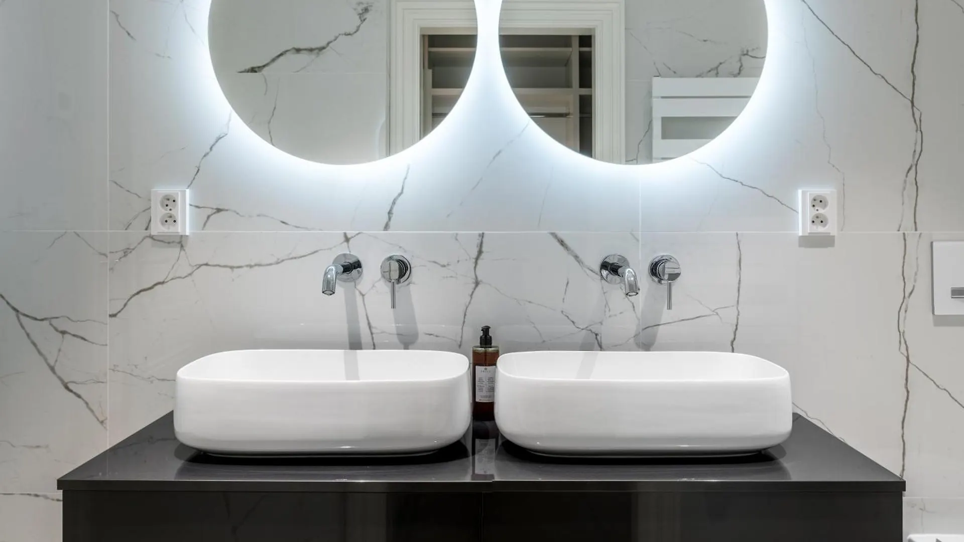 River Dance Suites By Adrez Praga Hotel apartamentowy
