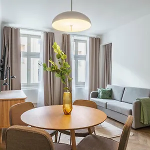 Aparthotel Limehome Halkova, Praha